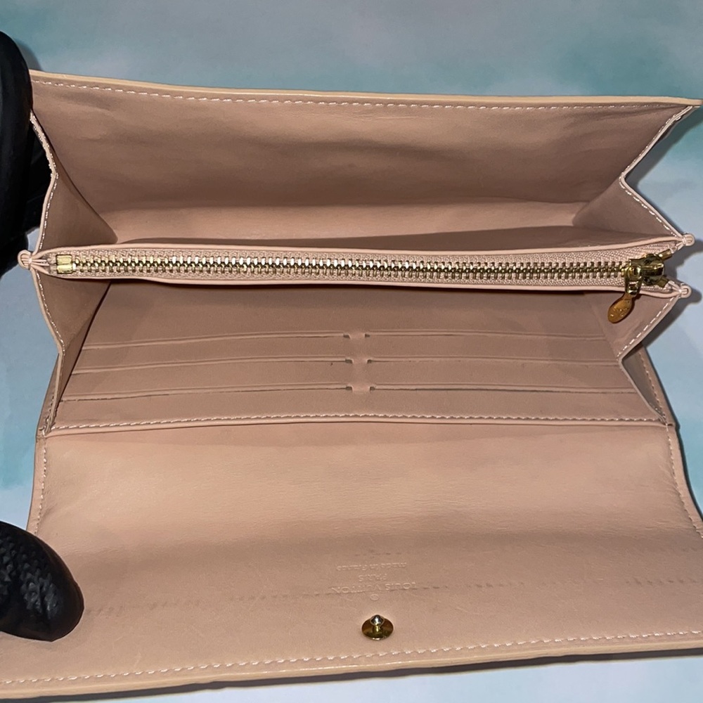 LOUIS VUITTON Monogram Vernis Sarah Bifold Wallet - Picture 8 of 14